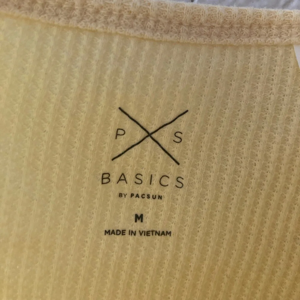 FINAL PRICE Pacsun Basics Waffle Knit Surplice Crop Tank M - Picture 7 of 7